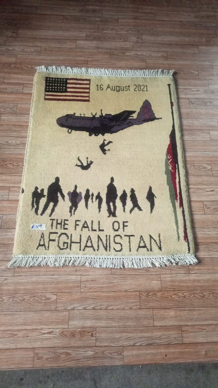 no 73 Hand Made Afghanistan rug ak 47, afghan war rugs, Size 60 cm x 80