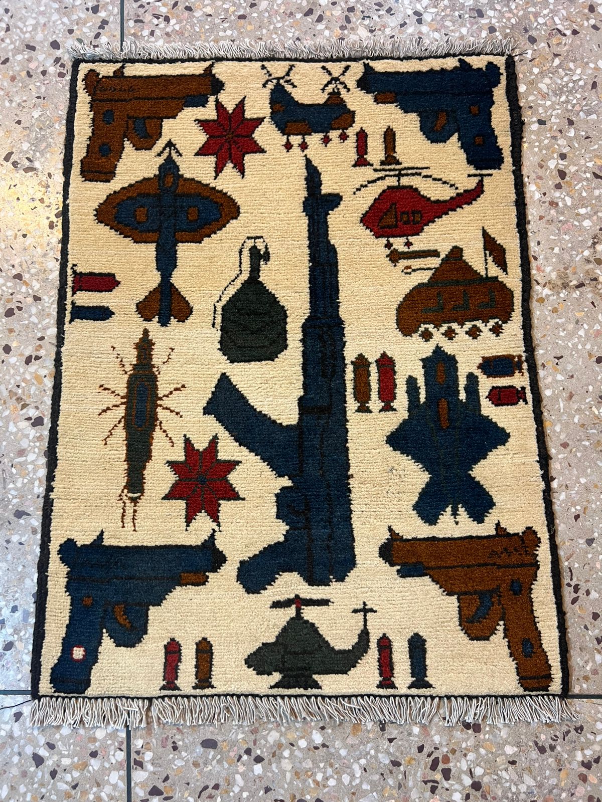 no 20 Hand Made Afghanistan rug ak 47, afghan war rugs, Size 60 cm x 80 cm