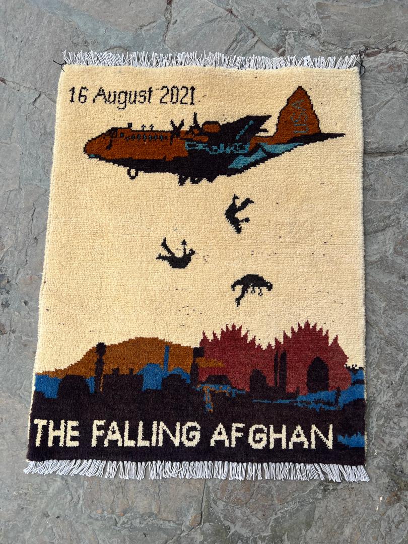 Hand Made Afghanistan rug ak 47, afghan war rugs, Size 60 cm x 80 - Image 2